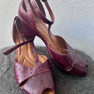 Born Crown Ostrich Pebble Brown Leather Wrapped  Toe Slingback ConeHeels  Sz 11